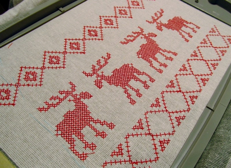Cross stitch Christmas Deer Elk Set of 4 types machine embroidery designs sweet home Christmas decoration