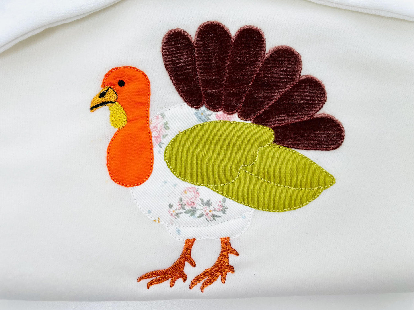 Turkey Lola raggedy edge Applique Fall Thanksgiving Turkey machine embroidery designs sizes 4 up to 8 inch sweet home farm kitchen design