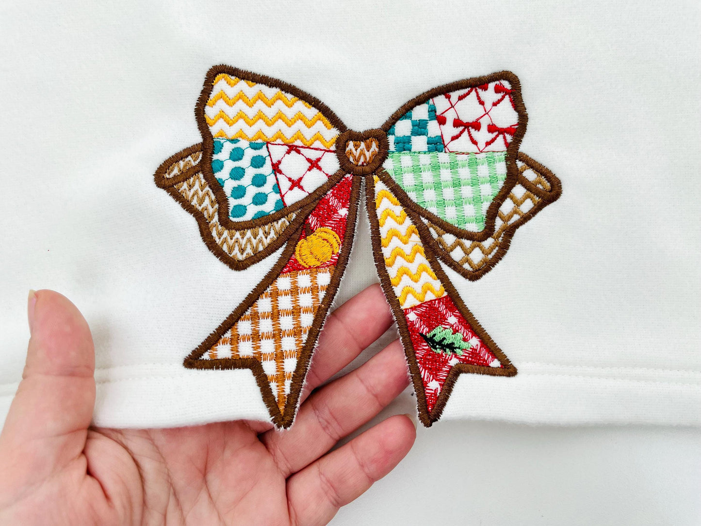 Patchwork Bow side split seam Bow patterned Applique machine embroidery designs Sweatshirt Tshirt trendy design many sizes 4 up to 8 inches