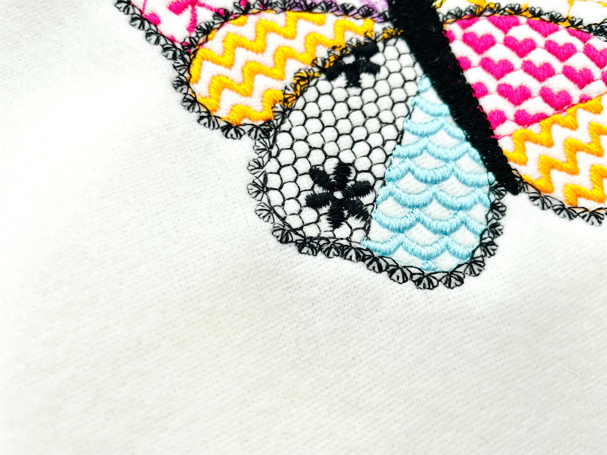 Awesome Patchwork Butterfly Emily with lace edge Wings girly girls outfit sweet home patterned machine embroidery designs sizes 3 up to 7 in