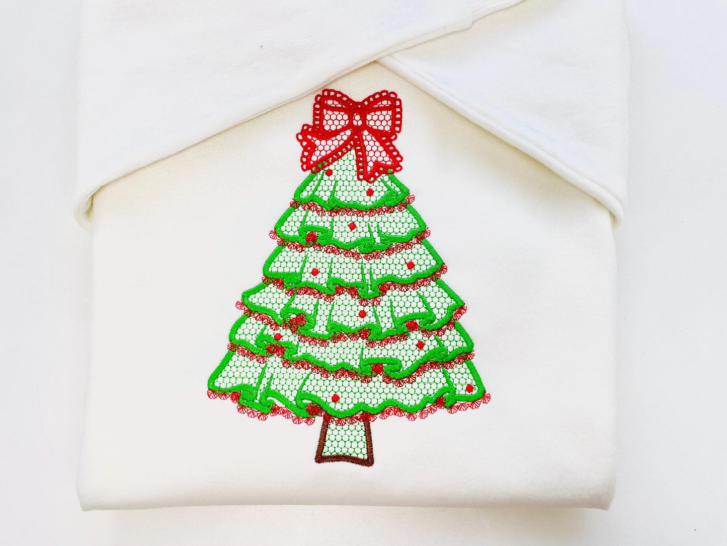 Festive Christmas Tree with Bow awesome Lace Effect and Ruffle machine embroidery designs for hoop 5x7 6x10 8x8 sweet home decoration