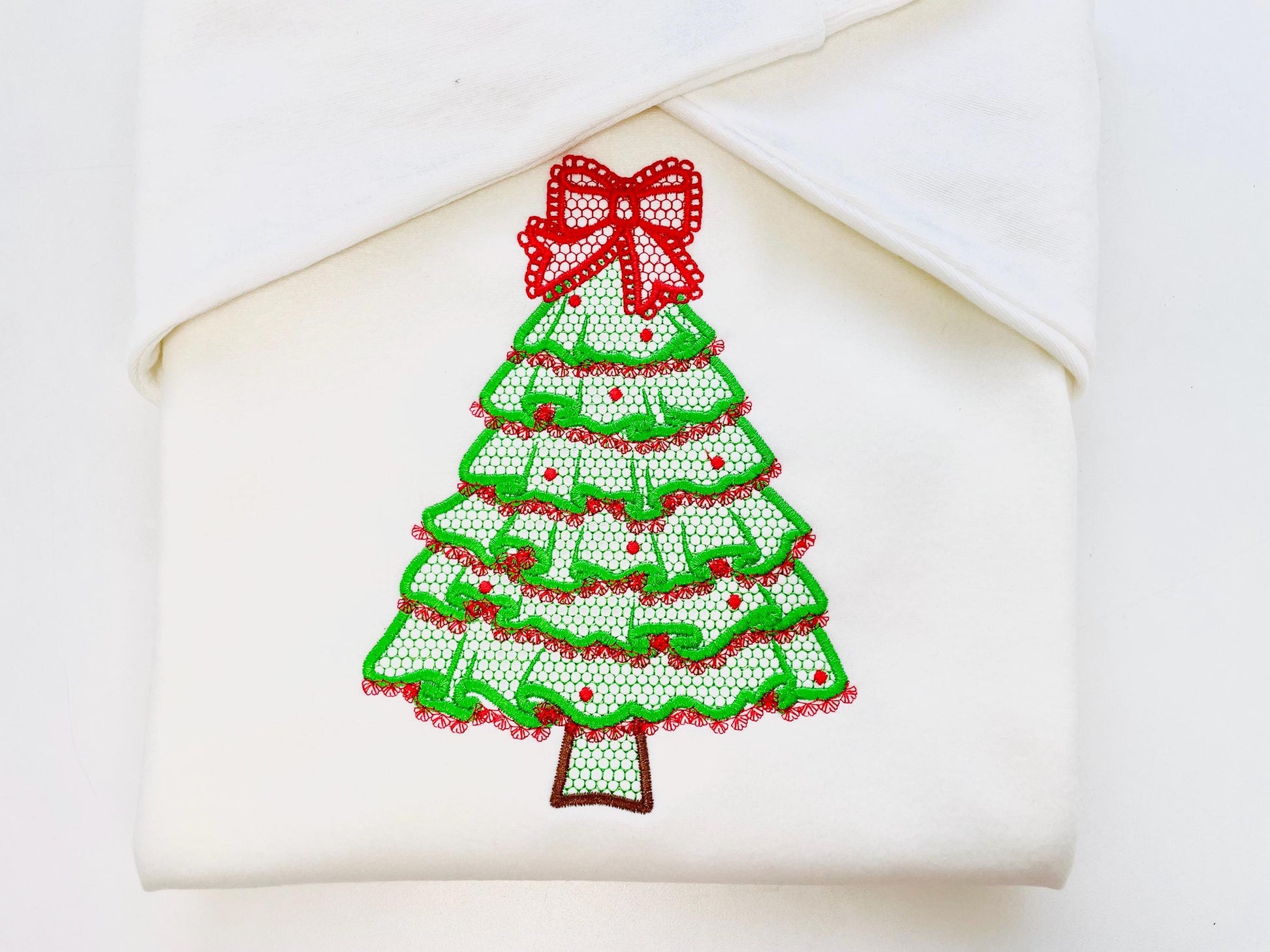 Festive Christmas Tree with Bow awesome Lace Effect and Ruffle machine embroidery designs for hoop 5x7 6x10 8x8 sweet home decoration