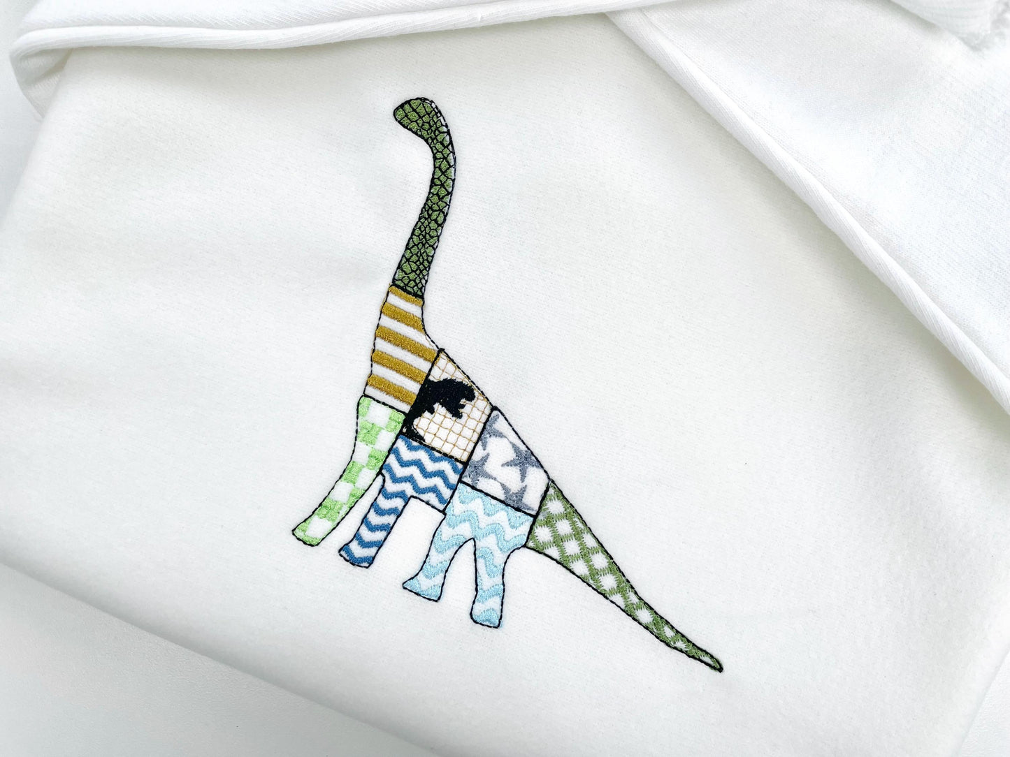 Patchwork Brachiosaurus dinosaur Jurassic animal silhouette patterned outline kids boys machine embroidery designs sizes 5 up to 8 inches