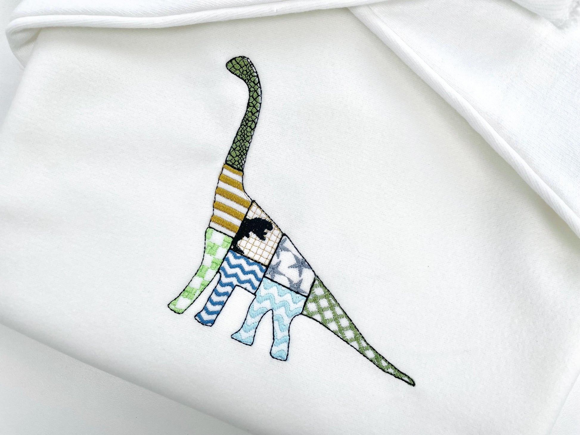 Patchwork Brachiosaurus dinosaur Jurassic animal silhouette patterned outline kids boys machine embroidery designs sizes 5 up to 8 inches