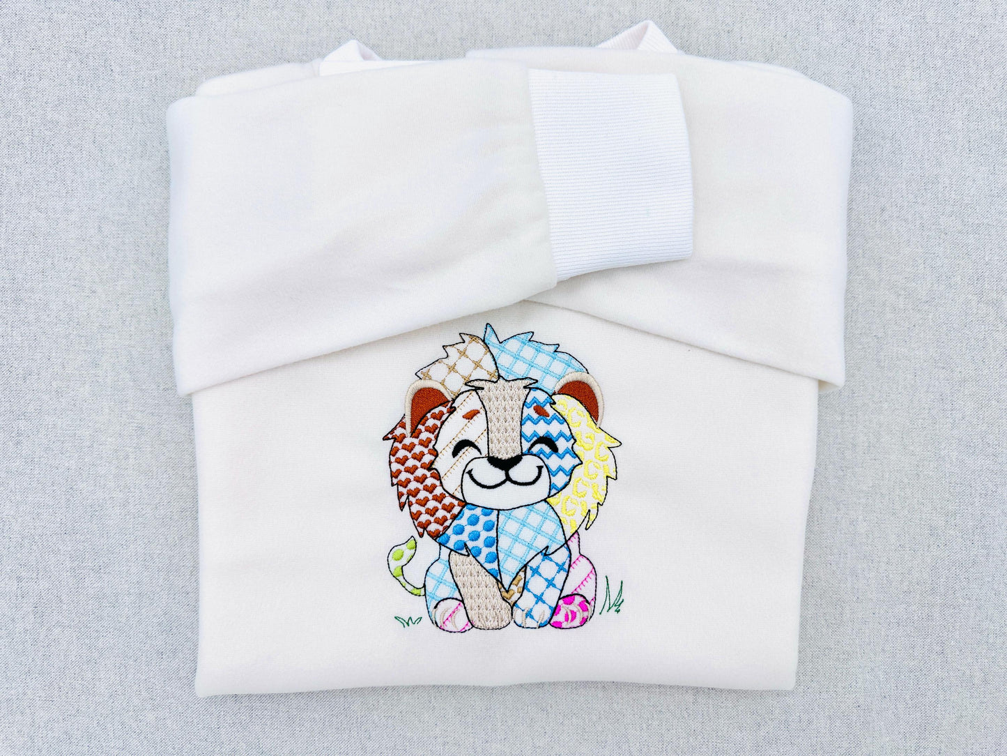 Cute little Patchwork Lion awesome patterned outline animal machine embroidery designs light stitch baby girls boys