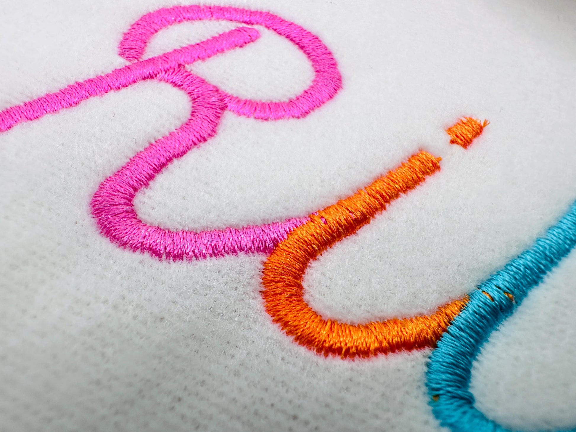 Sweet Satin Font Riley