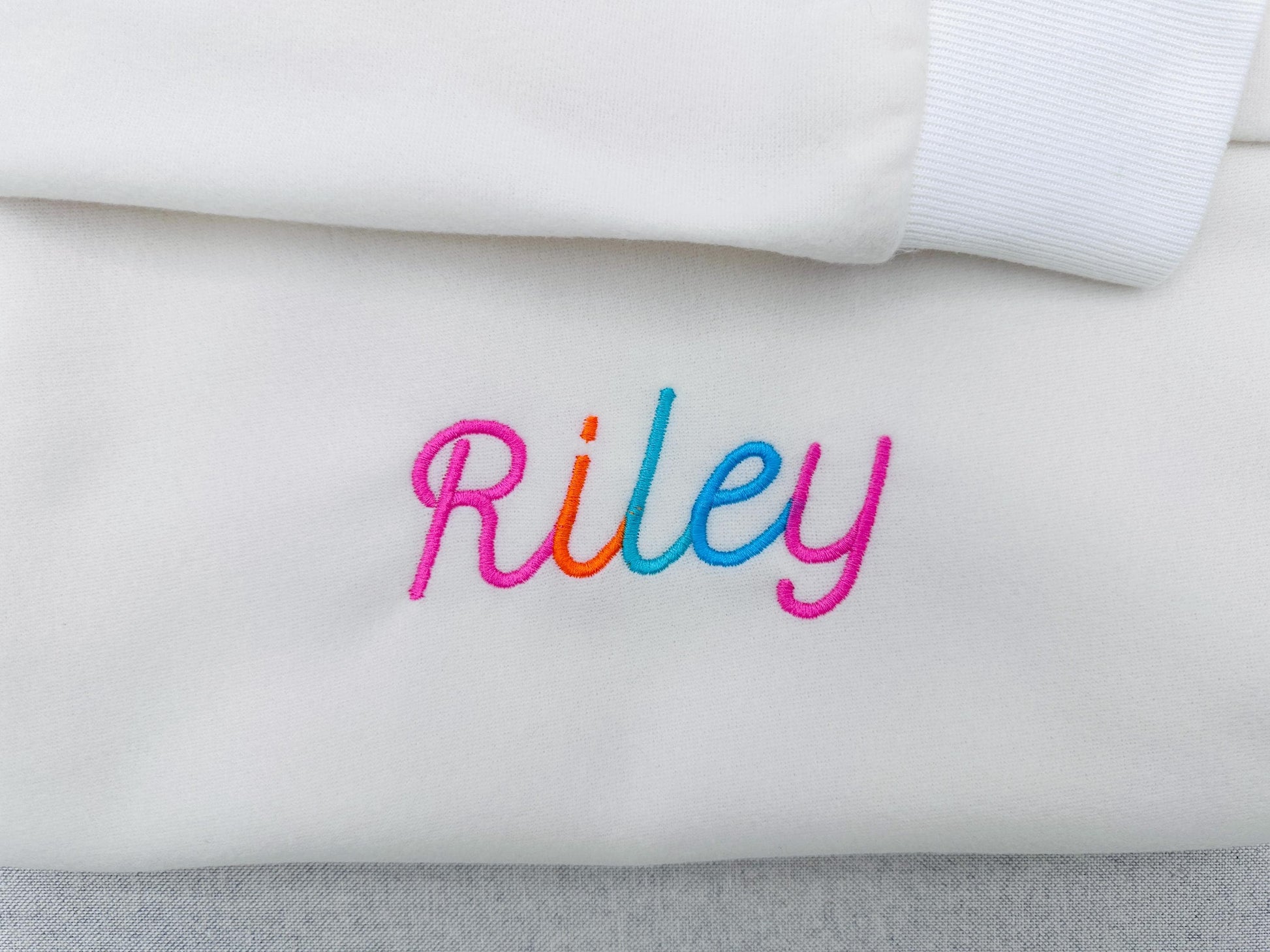 Sweet Satin Font Riley