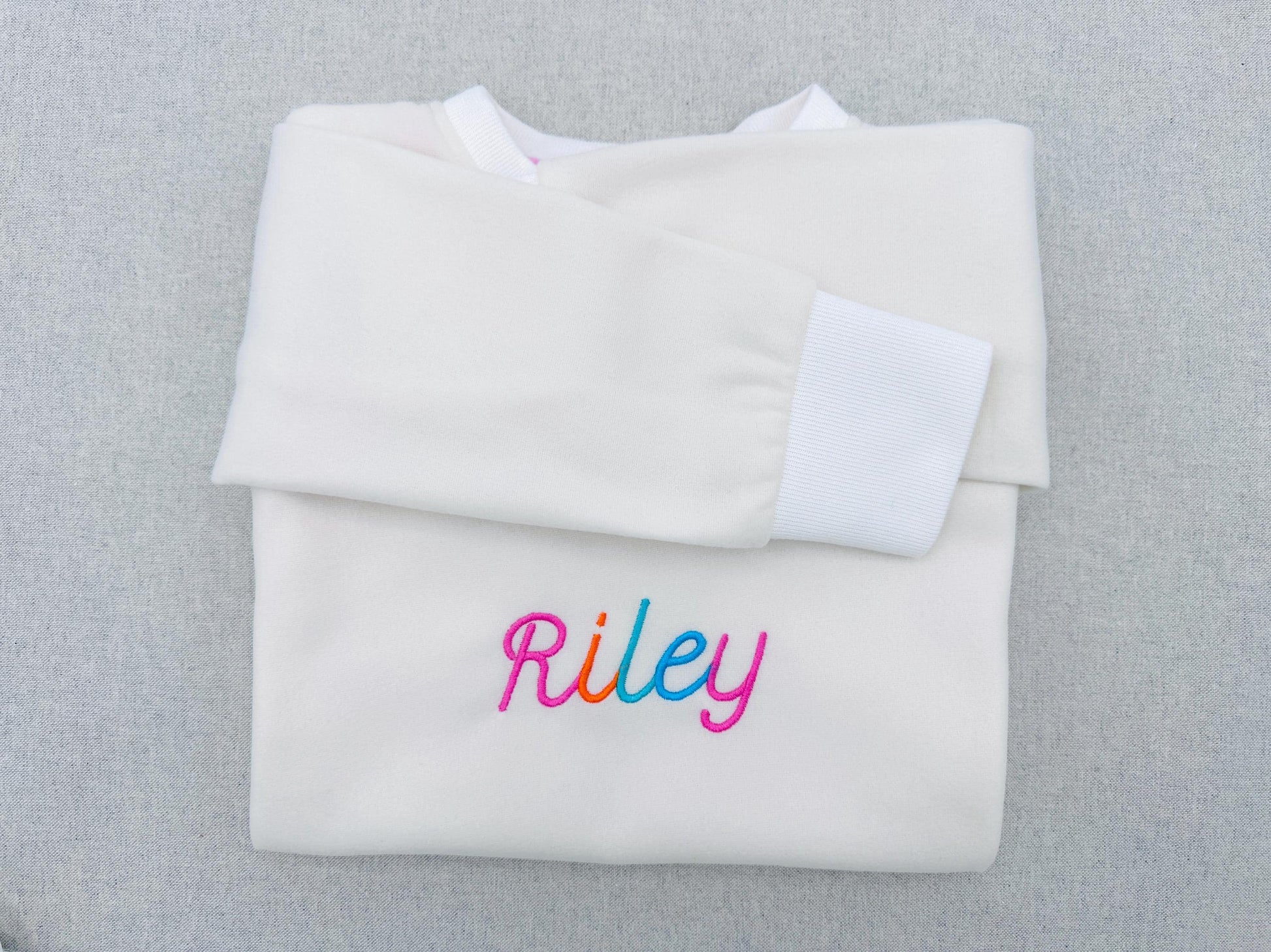 Sweet Satin Font Riley