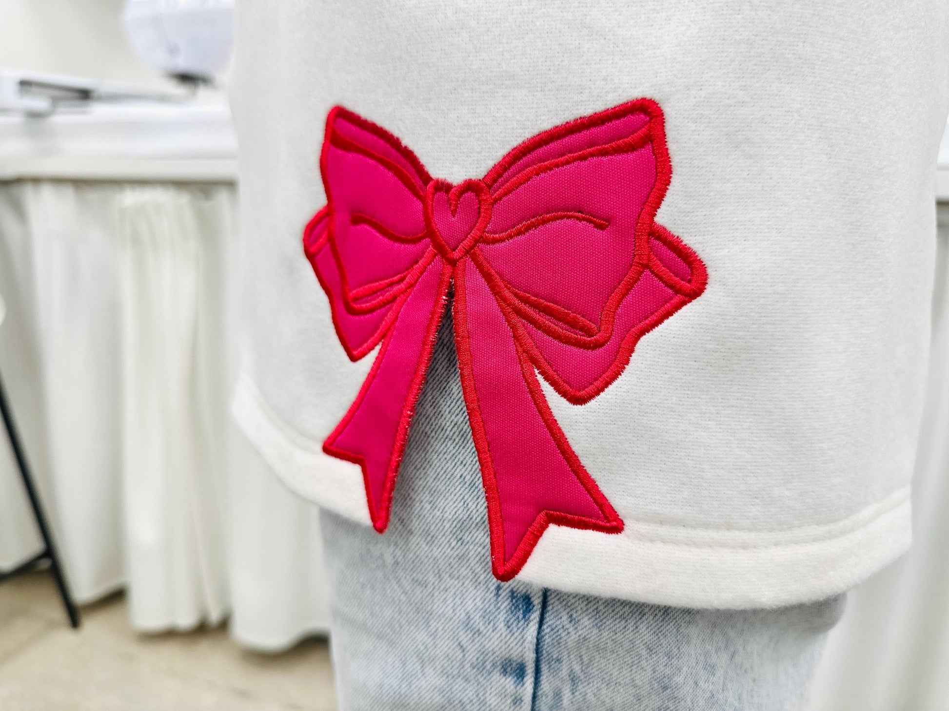 Heart Side Bow Applique