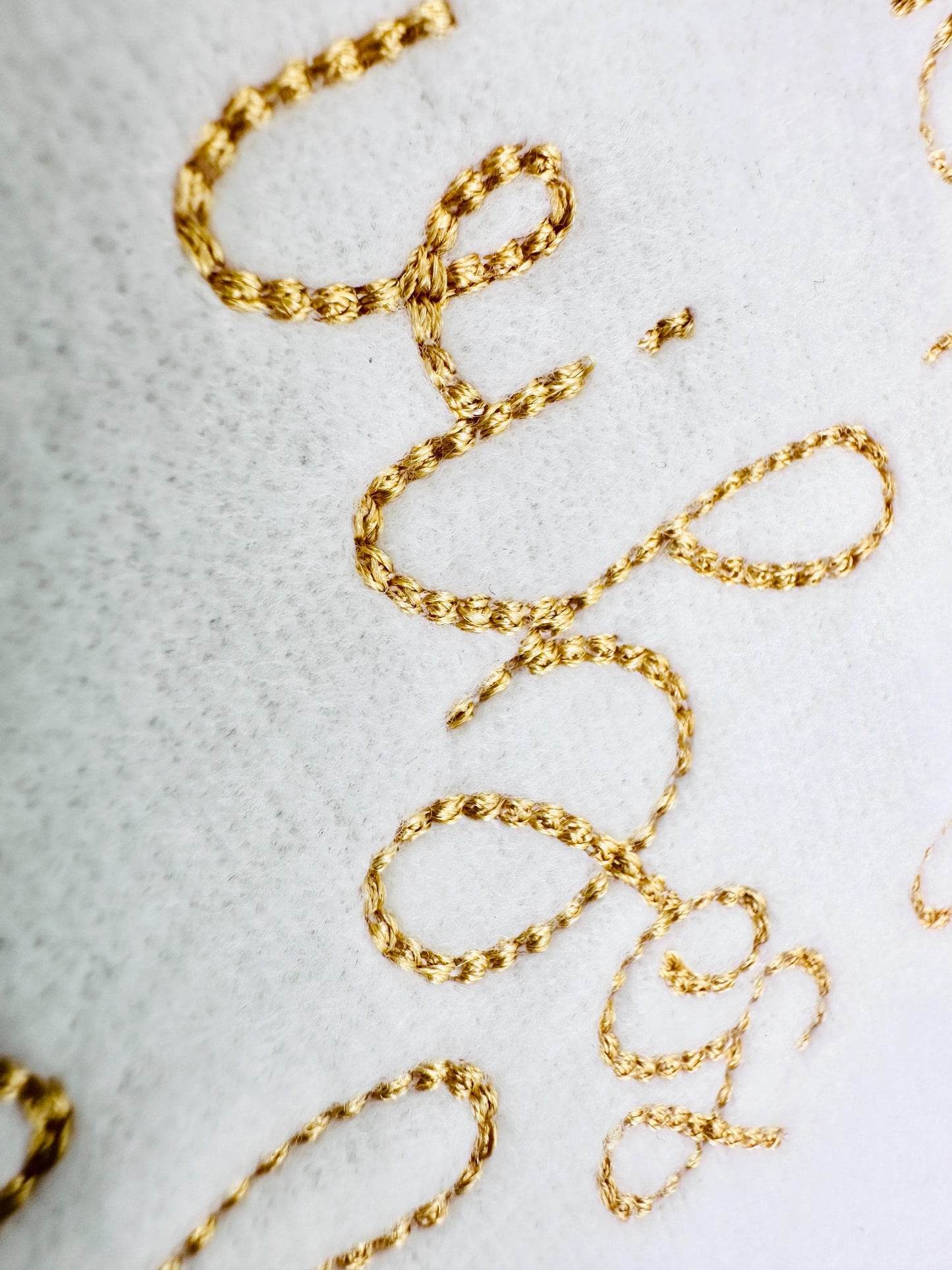 Handwritten script Font Honey Bean – Baby embroidery pattern by Artapli