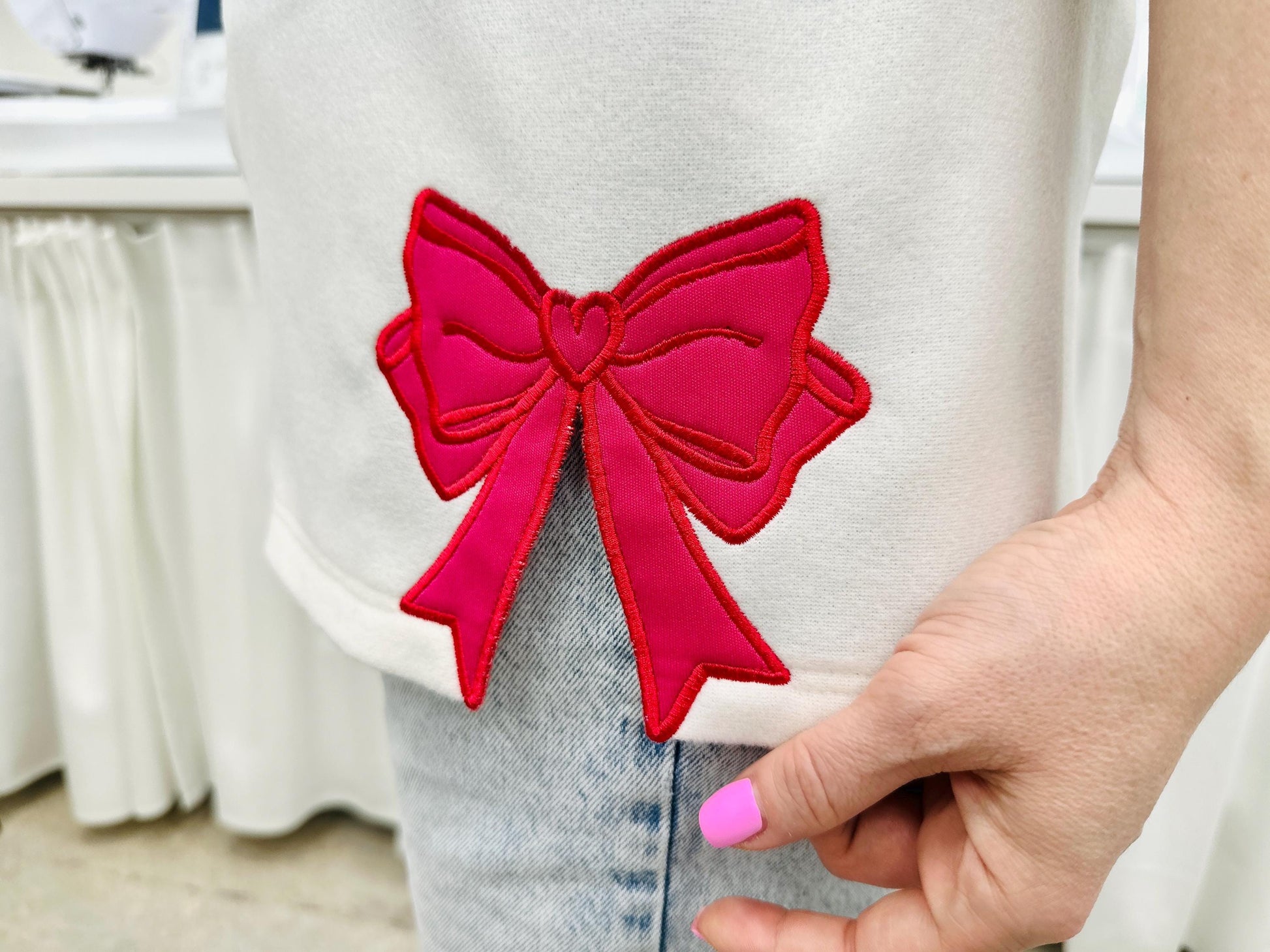Heart Side Bow Applique