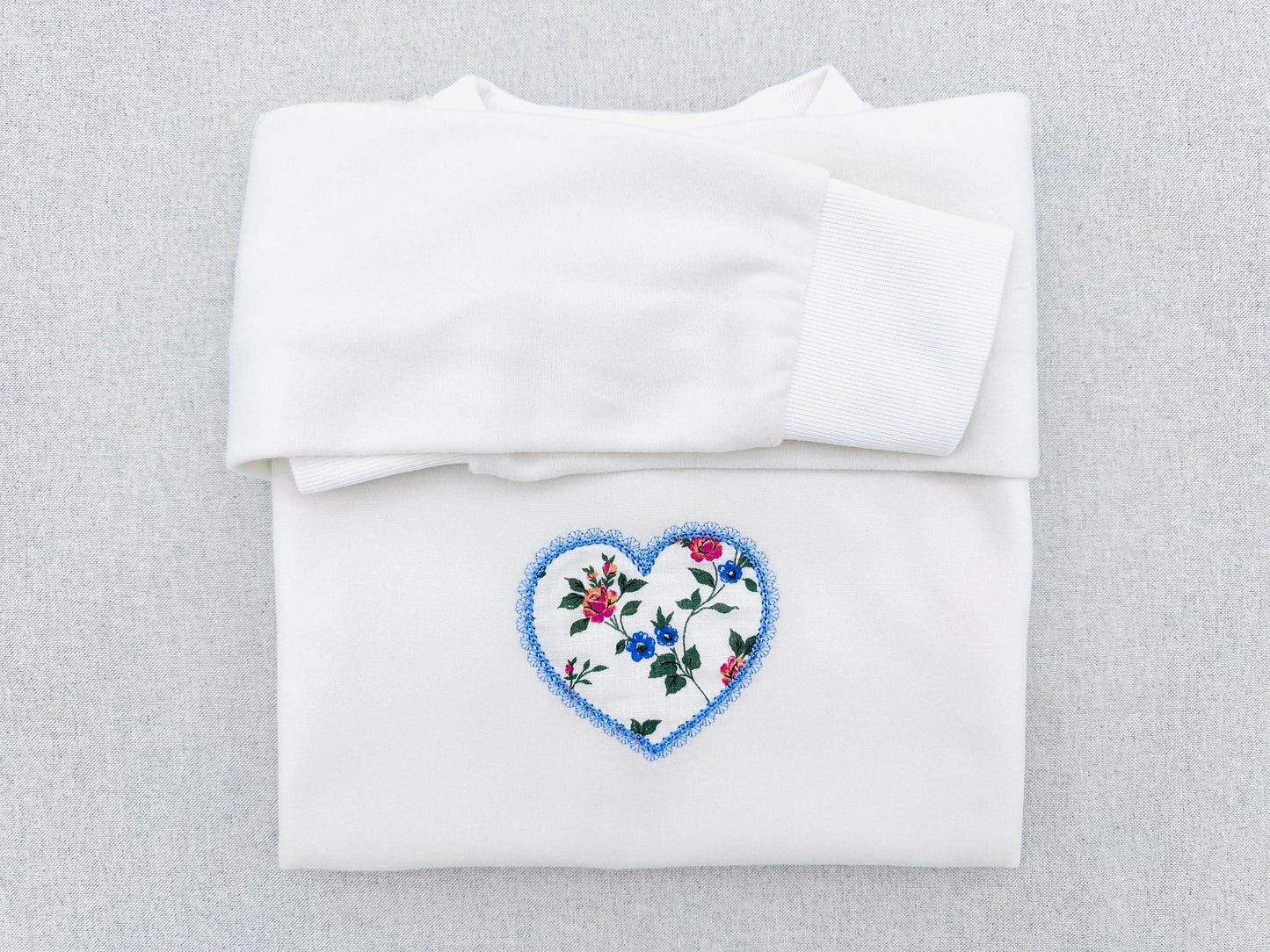 Delicate Lace Edge Heart Applique kids baby girls Valentine Monogram Heart shape frame machine embroidery designs sizes 3 up to 6 inch