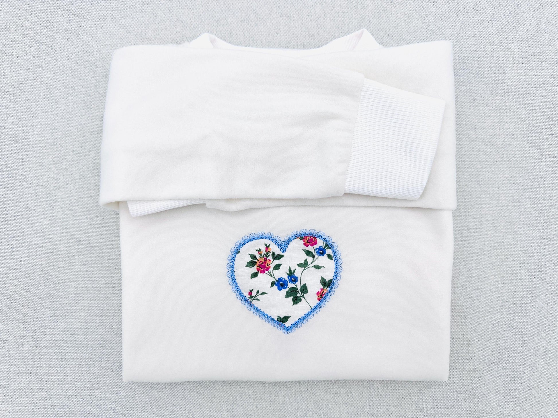 Delicate Lace Edge Heart Applique kids baby girls Valentine Monogram Heart shape frame machine embroidery designs sizes 3 up to 6 inch