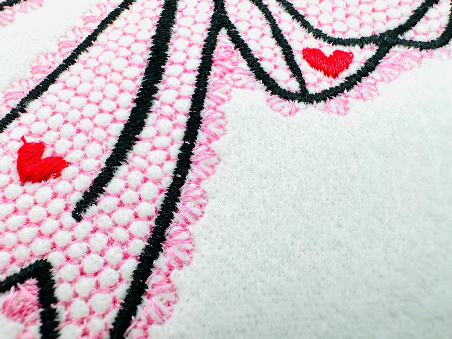 Lace Edge Heart Bow – Ribbon embroidery design by Artapli