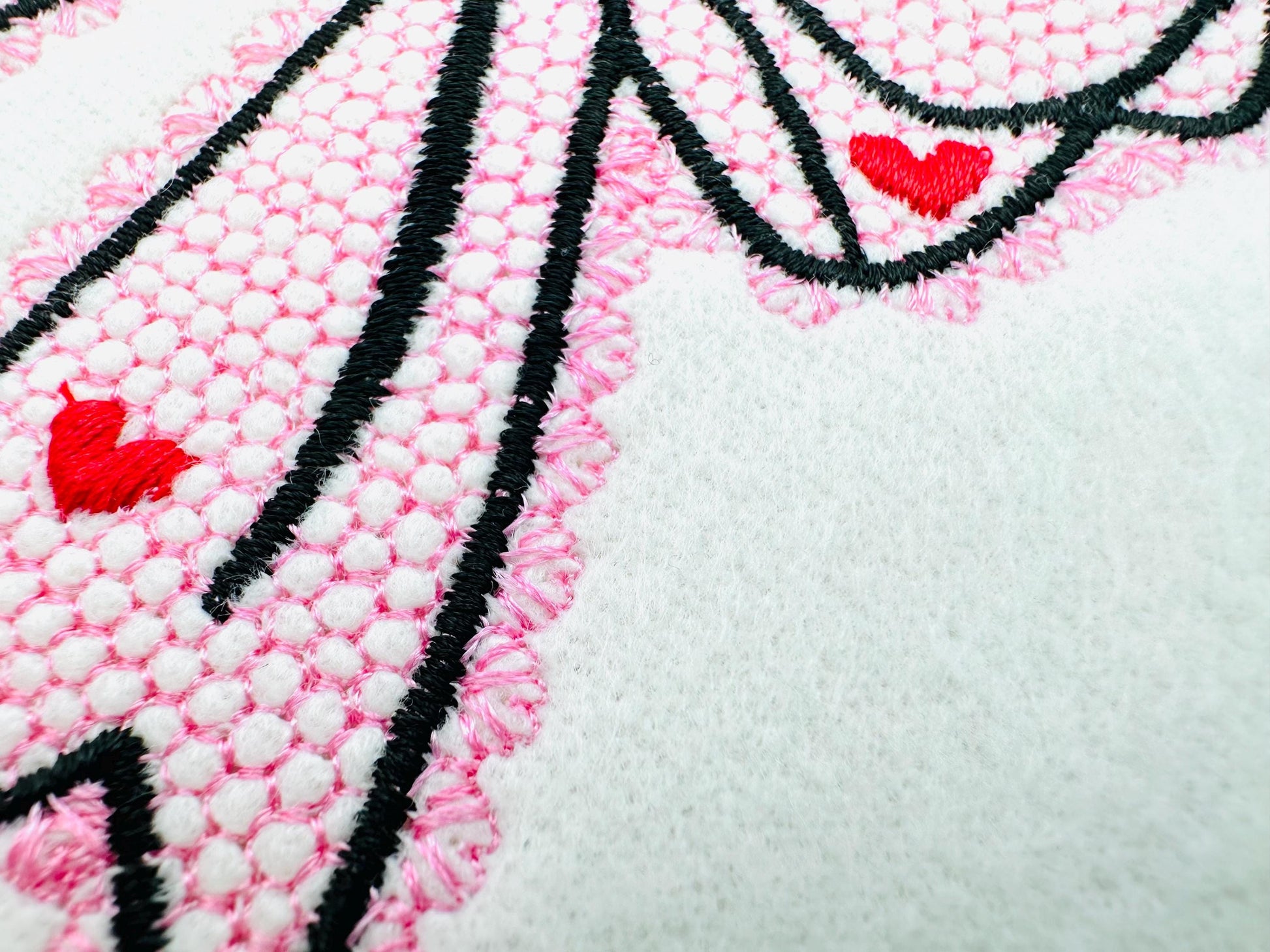 Lace Edge Heart Bow – Ribbon embroidery design by Artapli