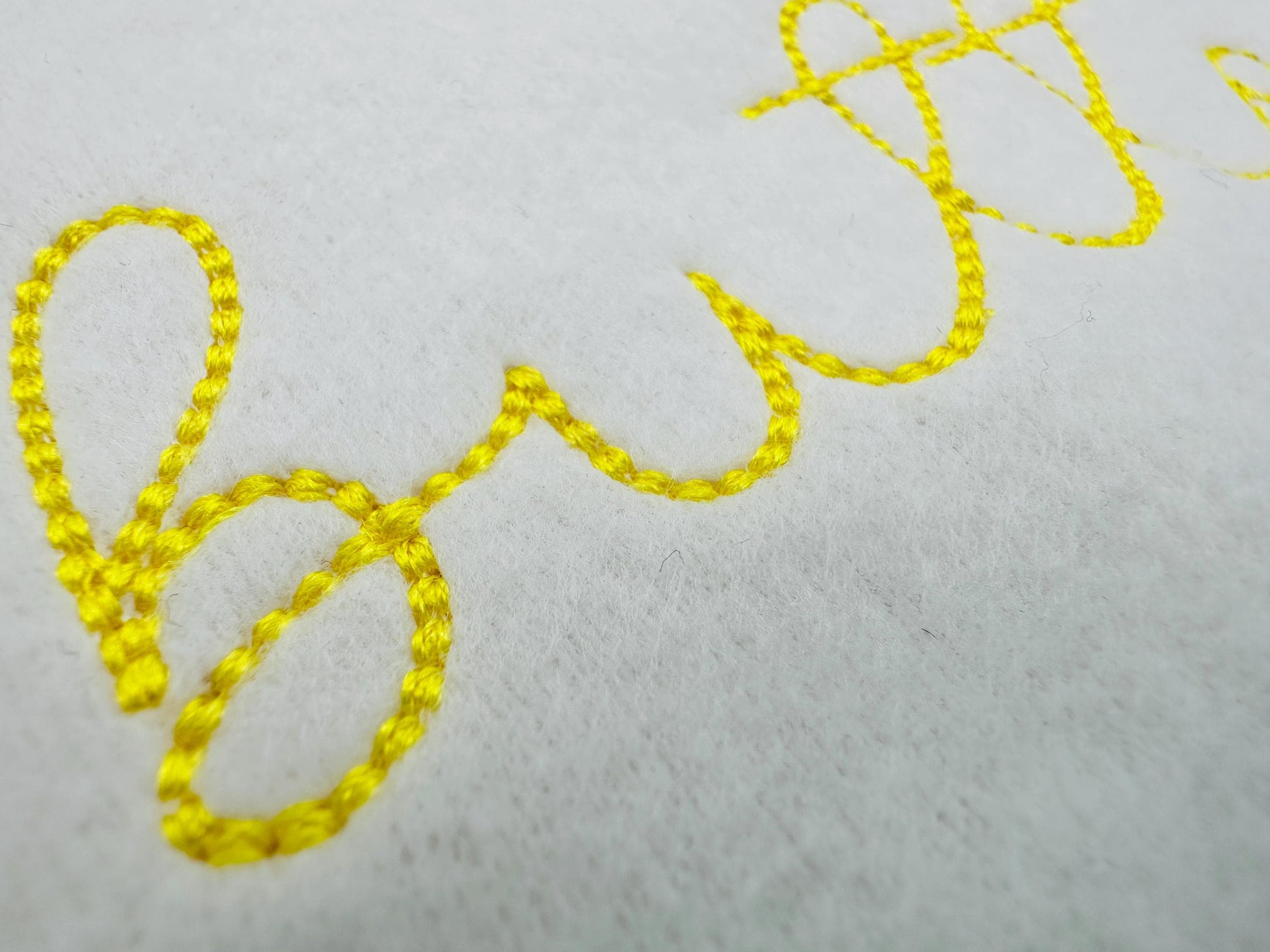 Handwritten Font Buttercup – Embroidery 0.8" 1" 1.2" 1.5" 1.8" 2.2" | BX PES DST JEF | Artapli