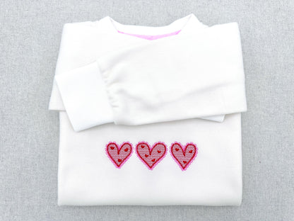 Three Hearts in a row Heart patterned lace effect and awesome lace edge machine embroidery designs sizes 5 up to 9 in Valentines Day Border