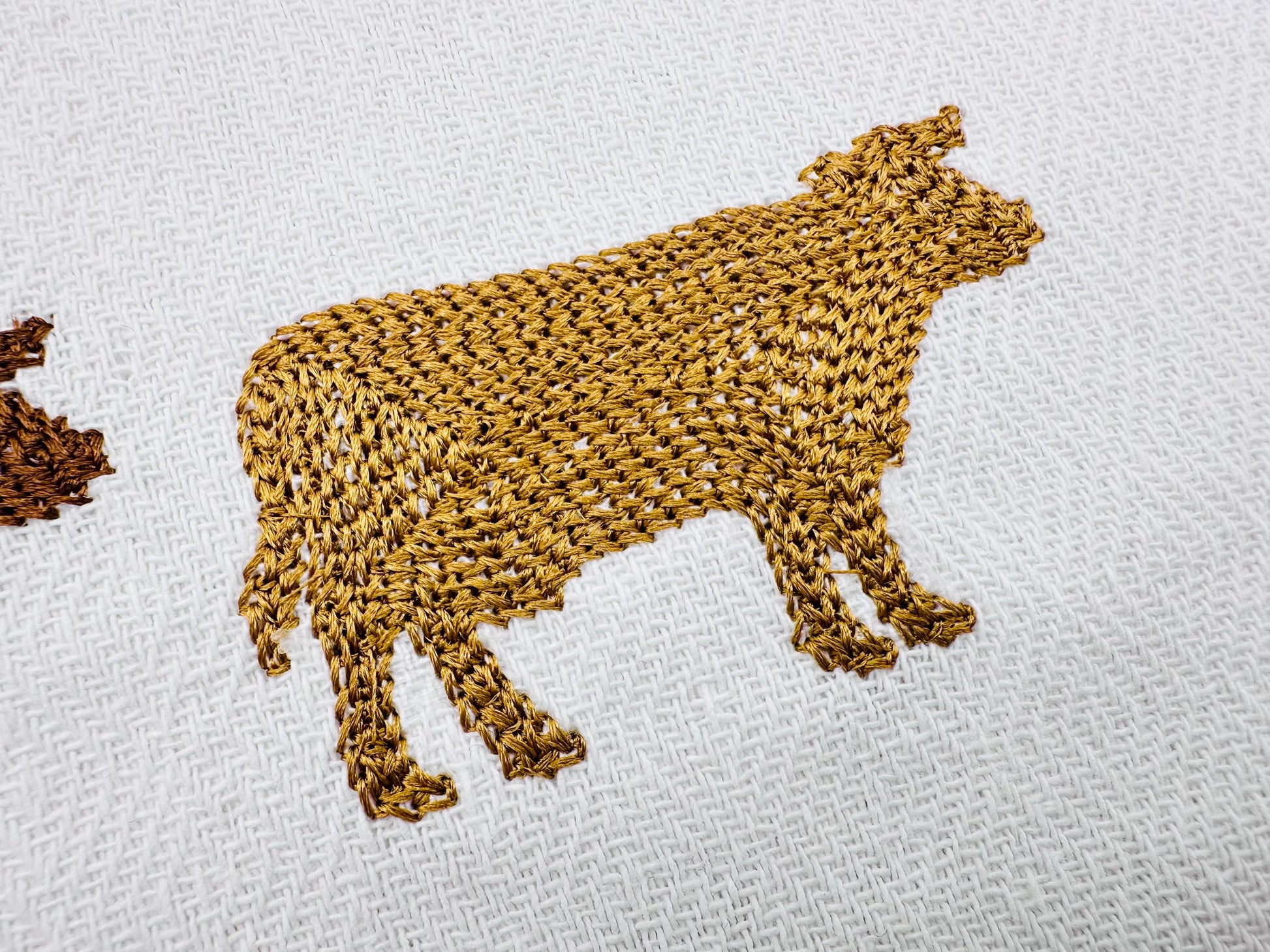 Farm Cow Outline – Kitchen machine embroidery pattern by Artapli