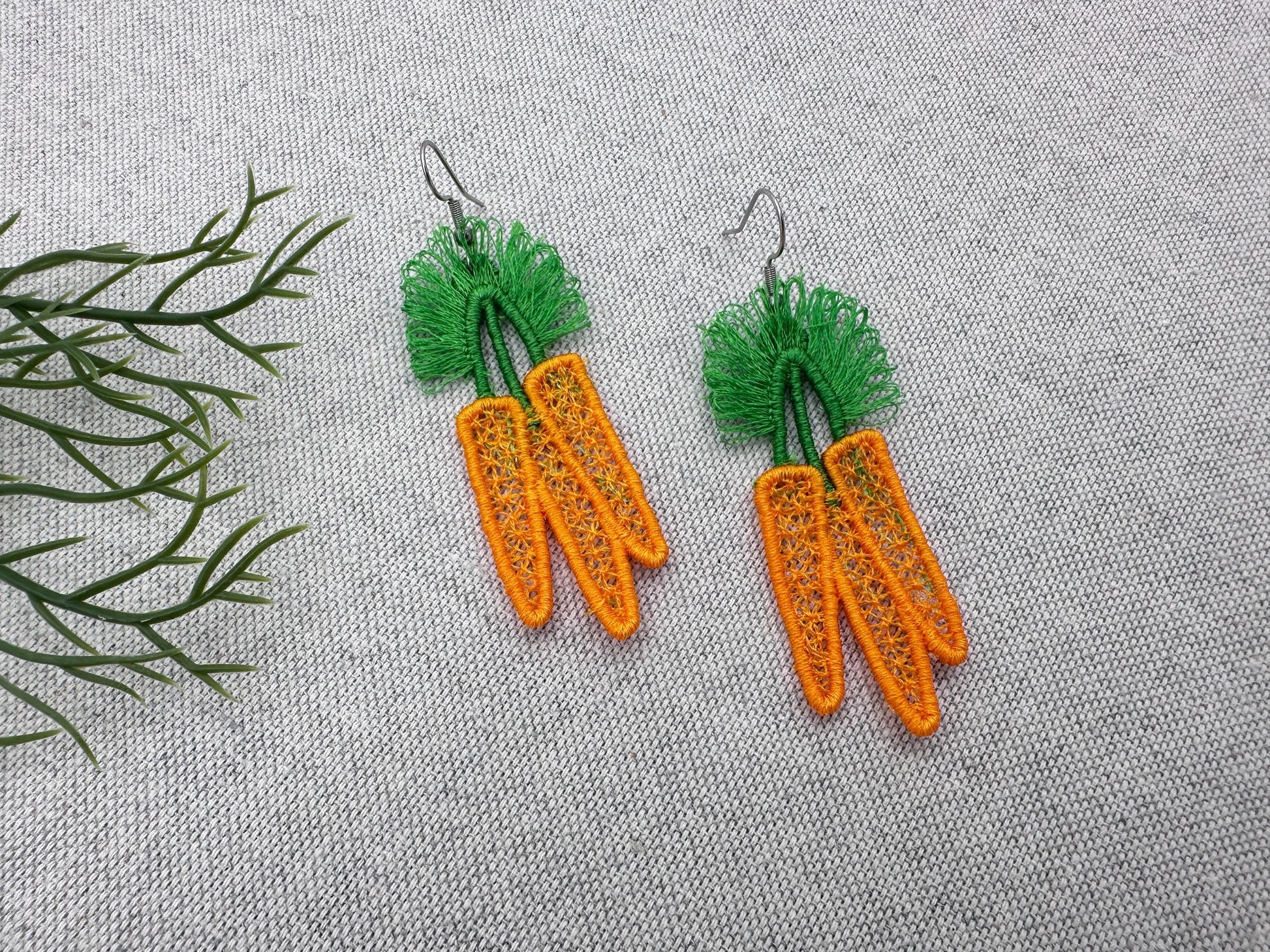 Three Easter Carrots FSL – Earrings embroidery pattern by Artapli