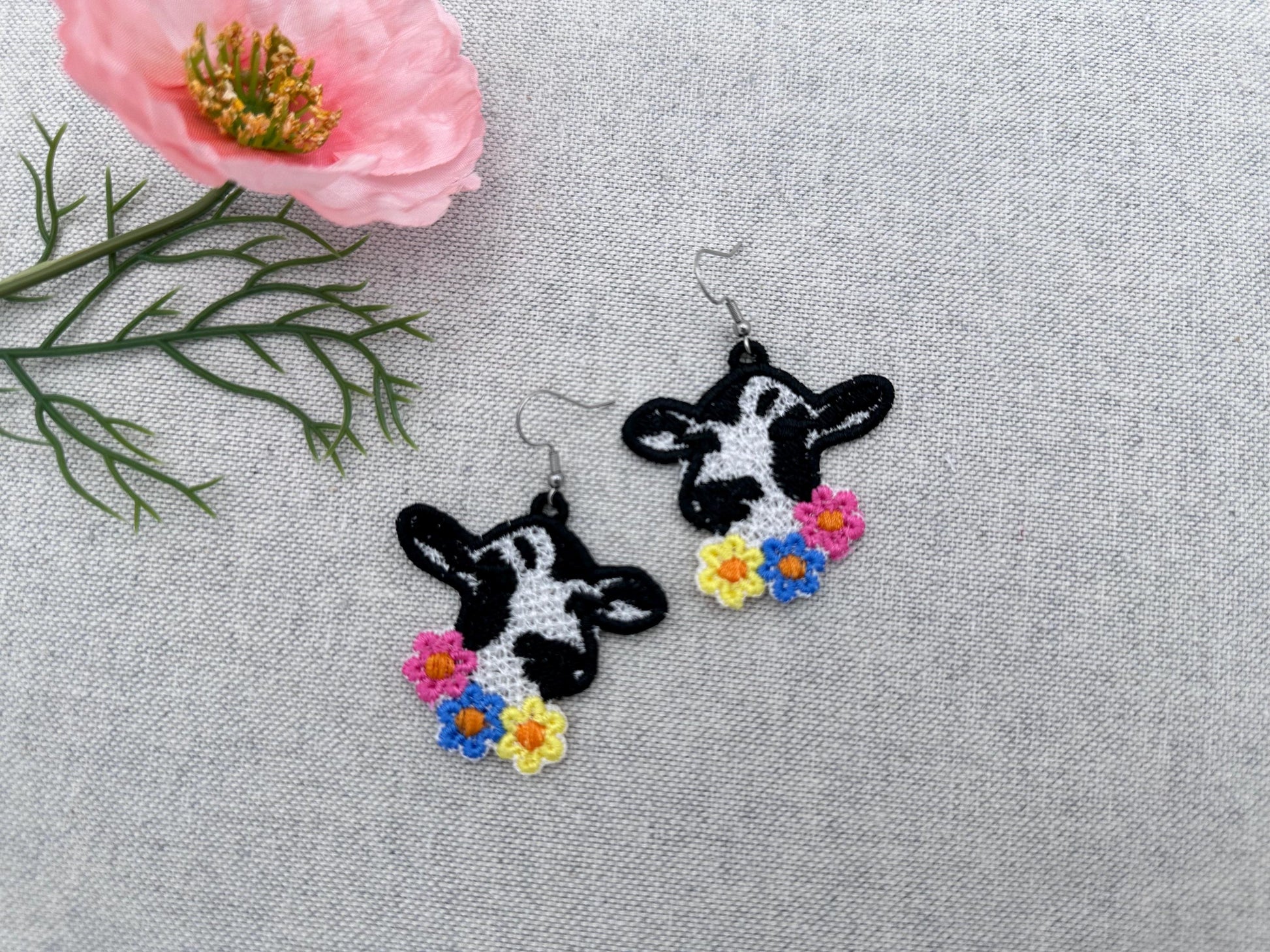 Floral Wreath Cowgirl Earrings FSL – Cowgirl embroidery design instant download by Artapli