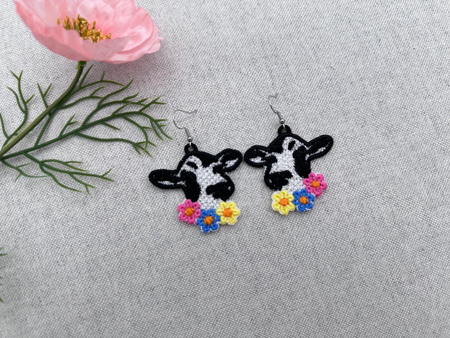 Floral Wreath Cowgirl Earrings FSL – Animal machine embroidery design by Artapli