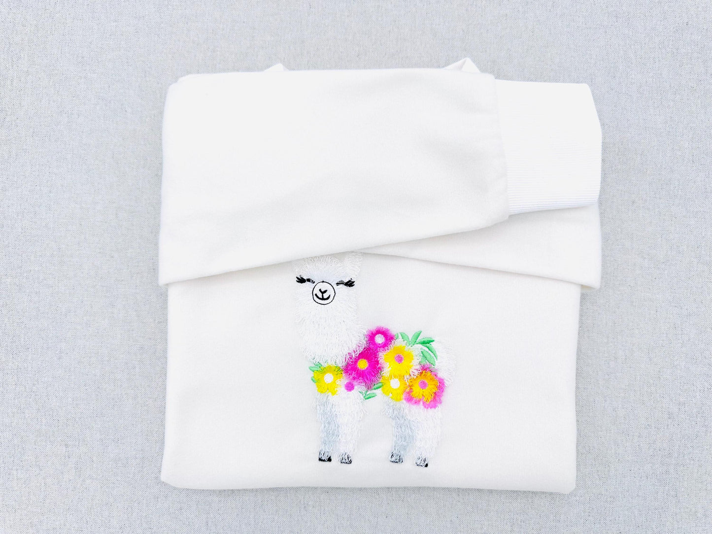 Fringed Floral Pretty Llama – Chenille embroidery pattern by Artapli