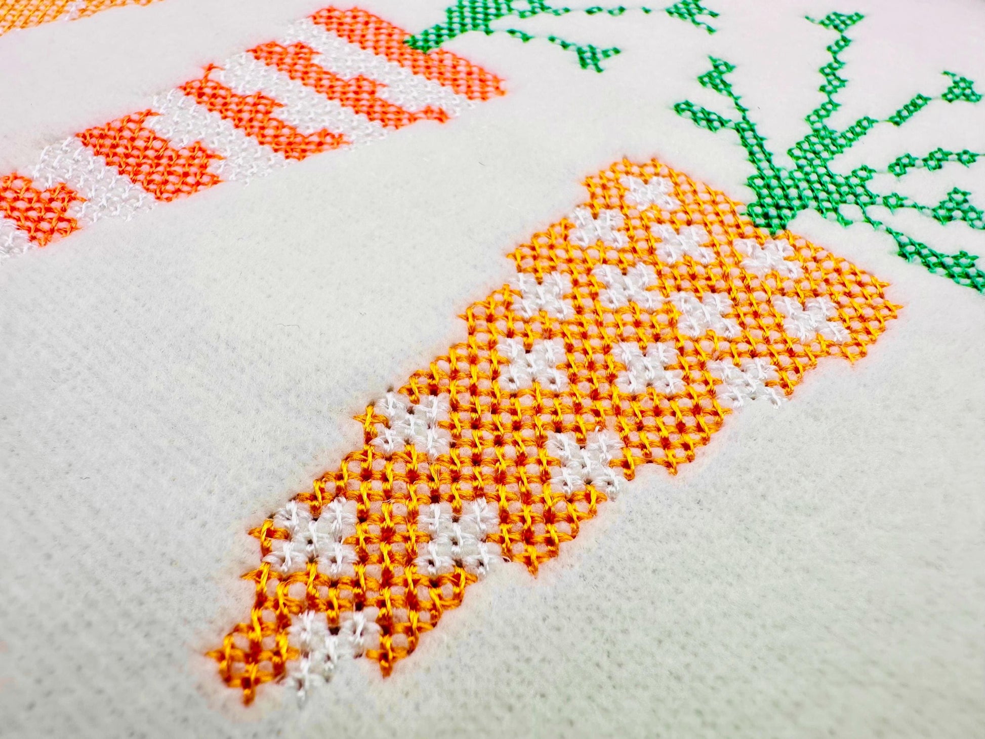 Cross Stitch Decorative Carrot Trio – Cross Stitch machine embroidery design by Artapli