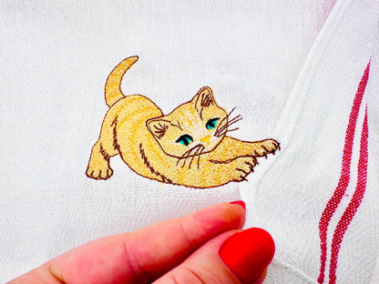 Lovely Scratching  Kitty – Animal machine embroidery design by Artapli