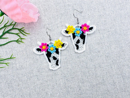 Pretty Floral Wreath Cow Cowgirl – Animal machine embroidery design by Artapli