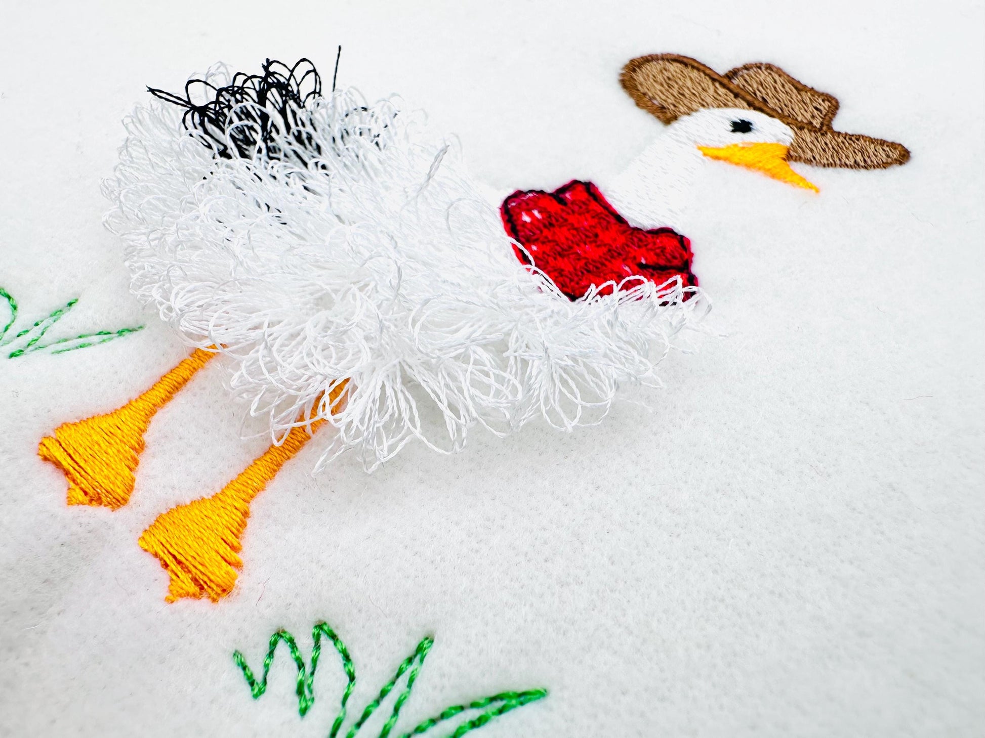 Fringed Goose with Cowboy hat – Chenille embroidery pattern by Artapli