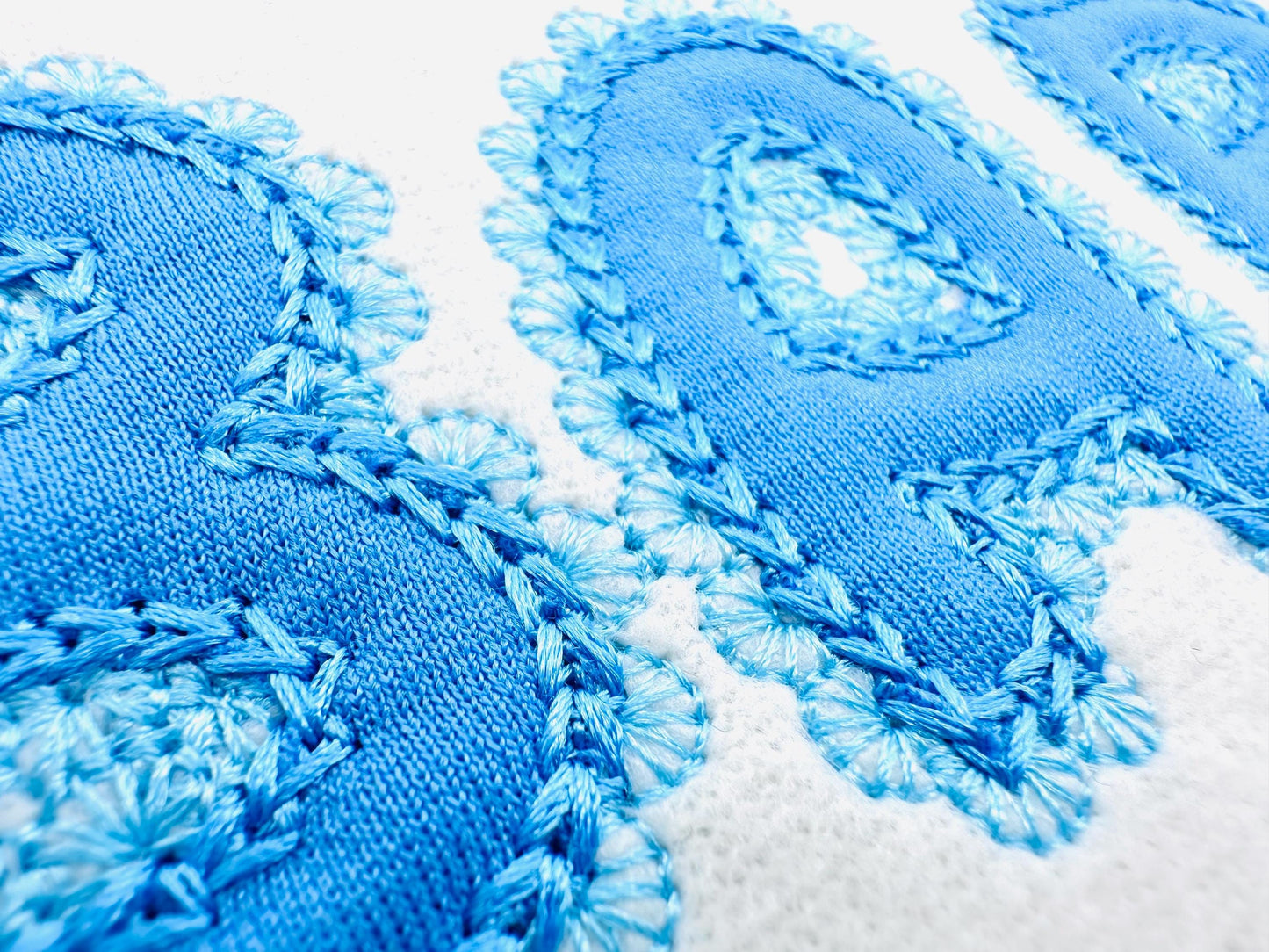 Lace Edge applique Chain stitch outline – Appliqué machine embroidery pattern by Artapli