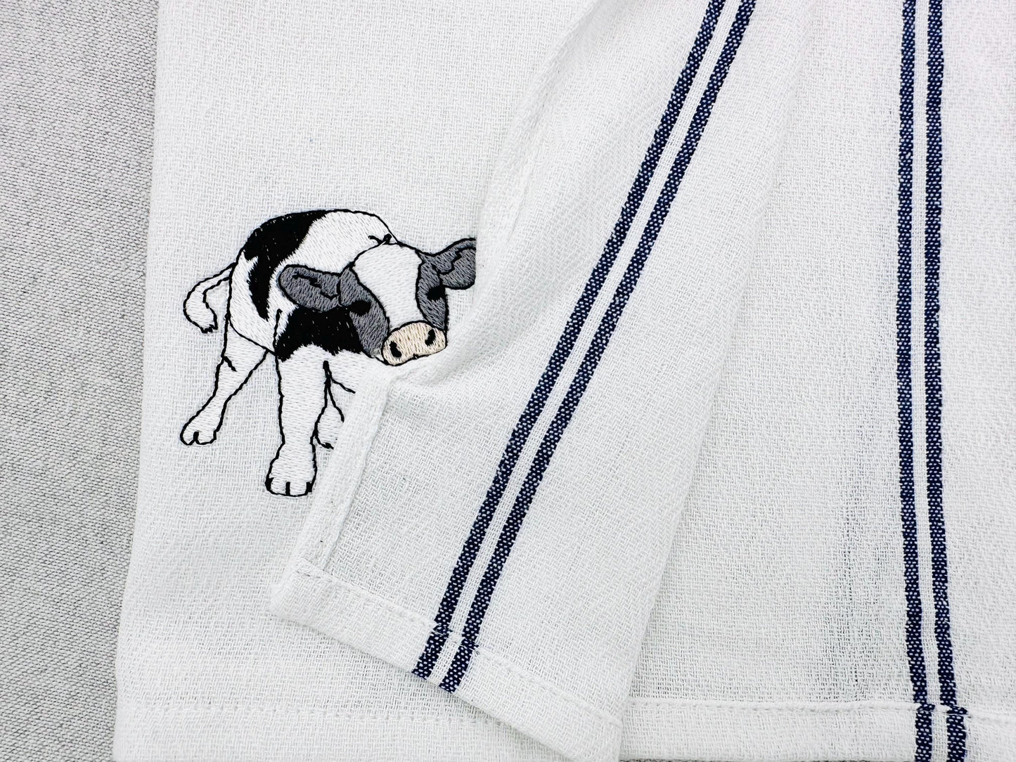 Cute Playing Little Bull Heifer Calf baby cow kitchen dish towel Farm animal kids machine embroidery designs ITH