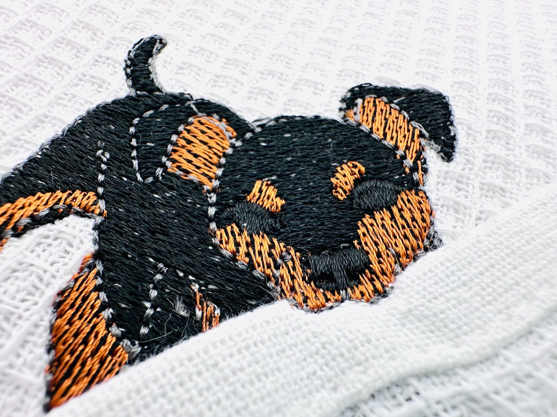 Playing Miniature Pinscher Puppy Dog Mama kitchen dish towel pet animal thief machine embroidery designs ITH