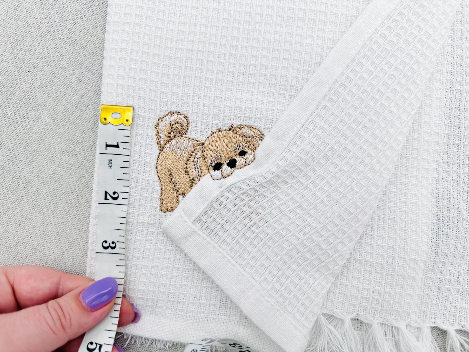Lovely Playing Little Pekingese Puppy Dog Mama kitchen dish towel animal pet thief machine embroidery designs ITH