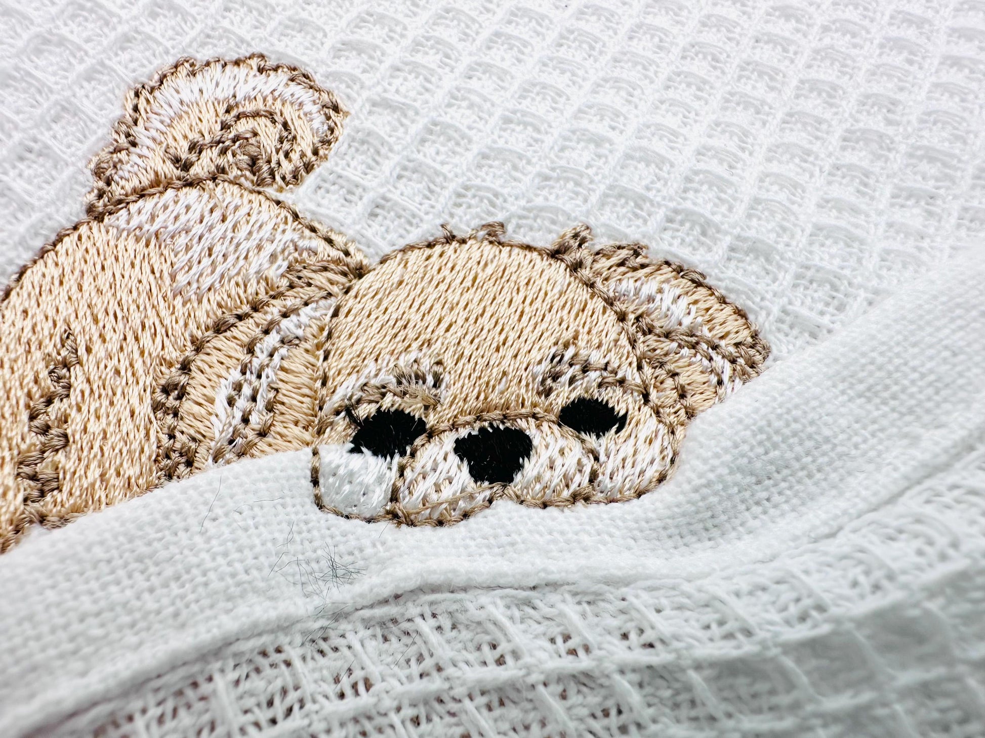 Lovely Playing Little Pekingese Puppy Dog Mama kitchen dish towel animal pet thief machine embroidery designs ITH