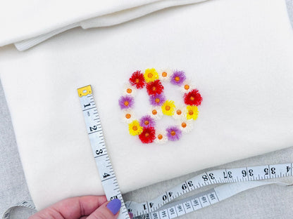 Fringed Floral Piece Sign Fluffy Fringe chenille daisy flower machine embroidery designs