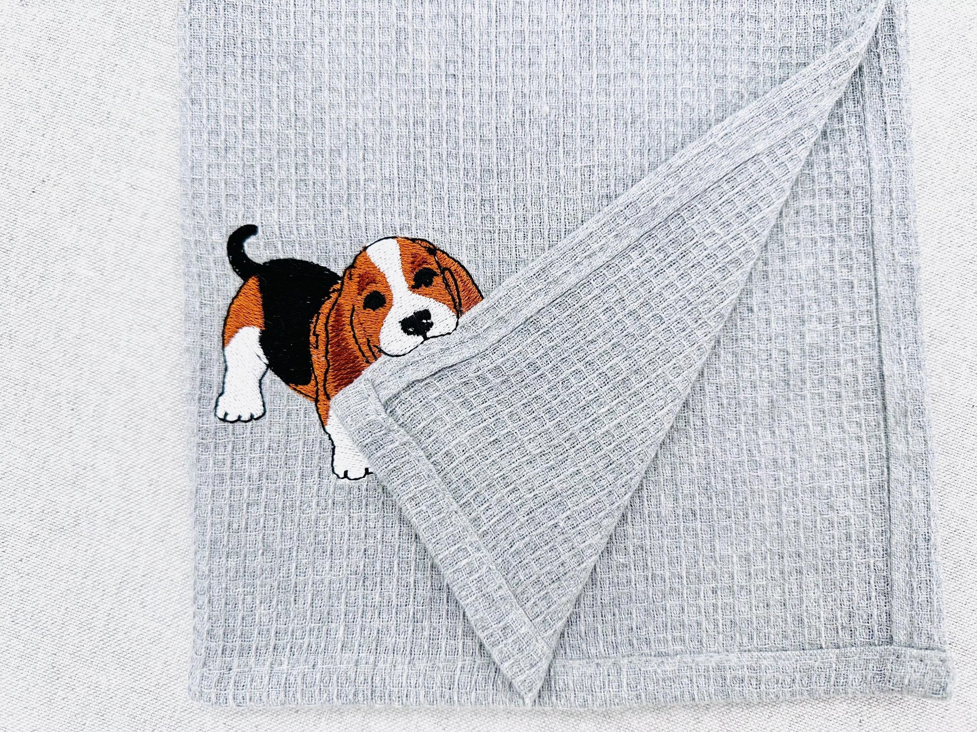 Cute playing Basset Hound Puppy Dog Mama kitchen dish towel pet animal kids machine embroidery designs ITH