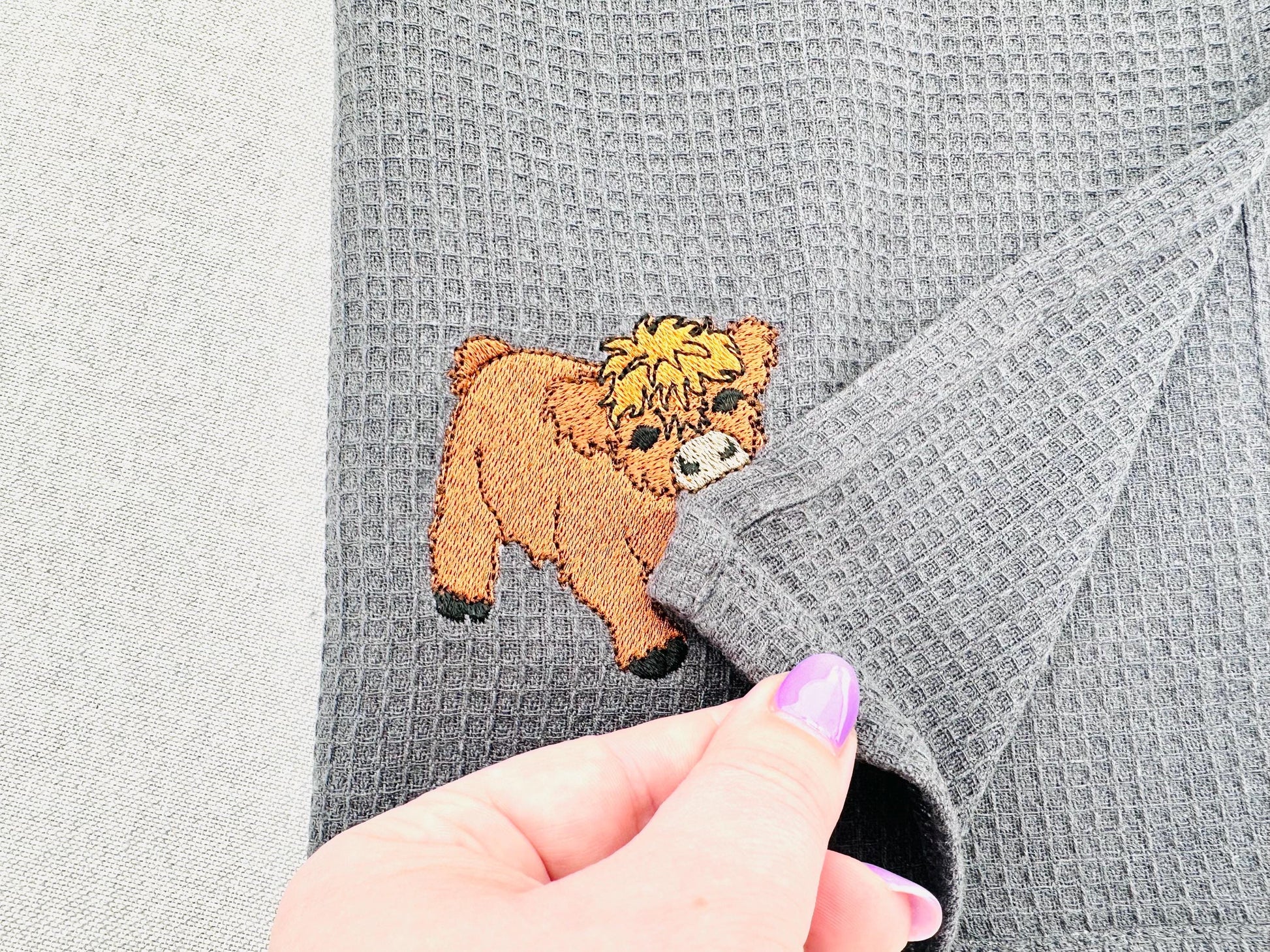 Cute Playing Little Highland Bull Calf baby Cow kitchen dish towel Farm animal machine embroidery designs ITH