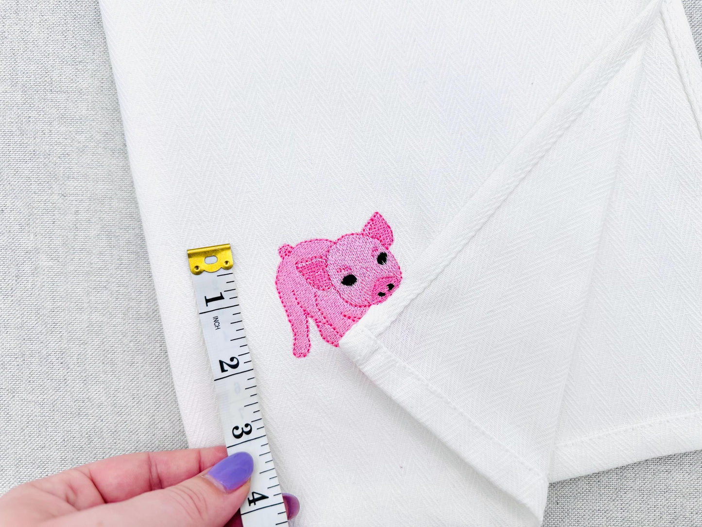 Playing Little Baby Pig Piglet Piggie kitchen dish towel Farm animal kids machine embroidery designs ITH