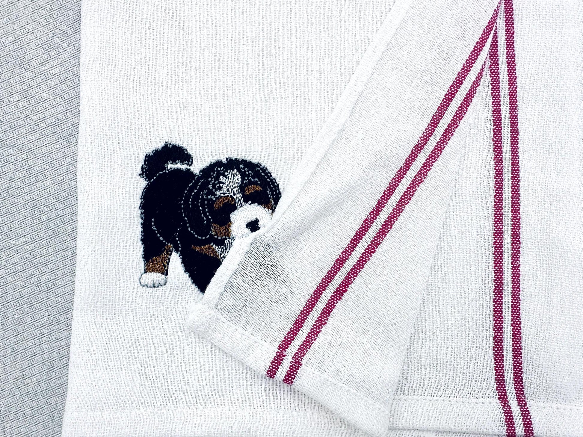 Cute Playing Bernese Mountain Puppy Dog Mama kitchen dish towel pet animal kids machine embroidery designs ITH