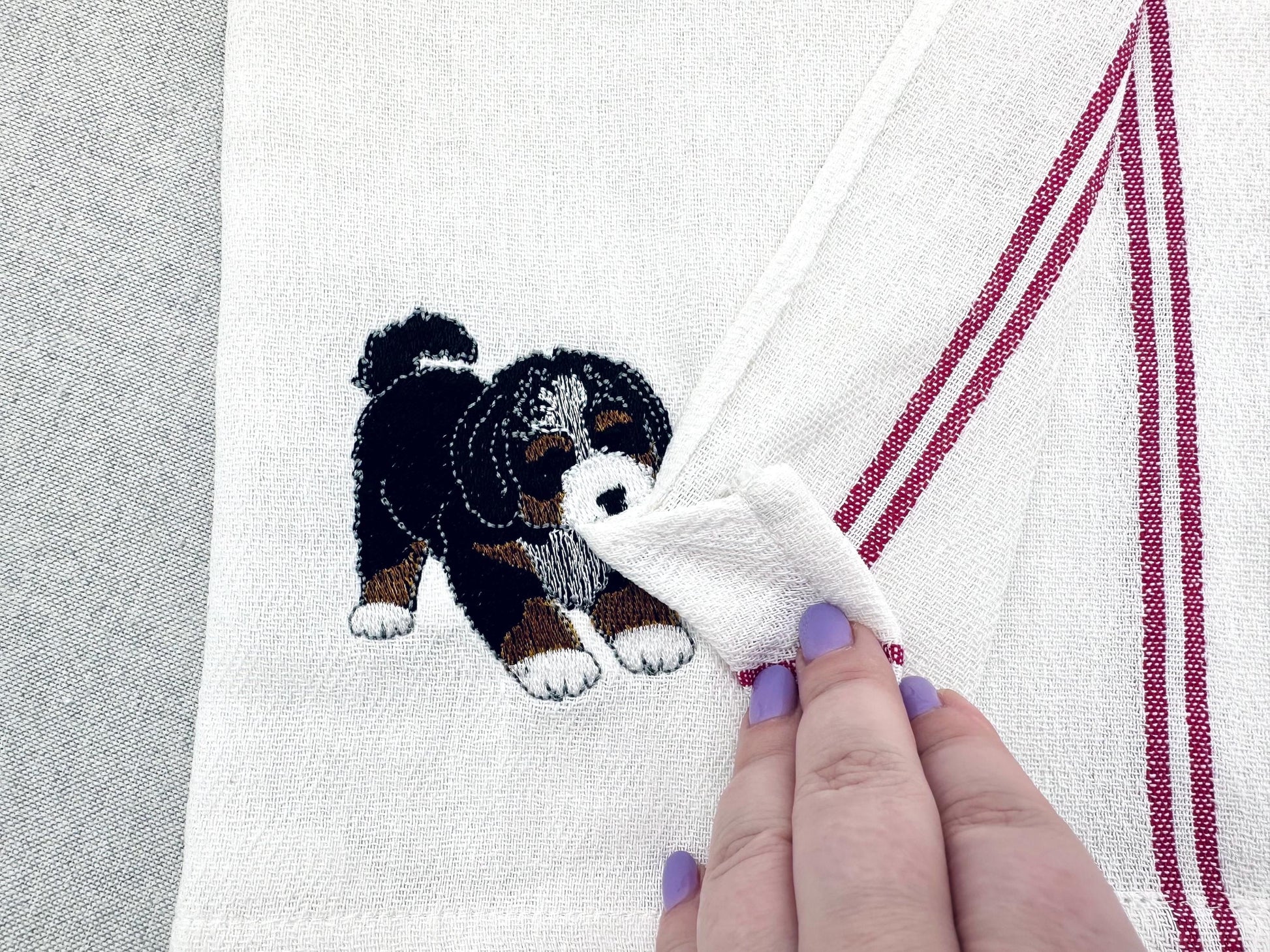 Cute Playing Bernese Mountain Puppy Dog Mama kitchen dish towel pet animal kids machine embroidery designs ITH