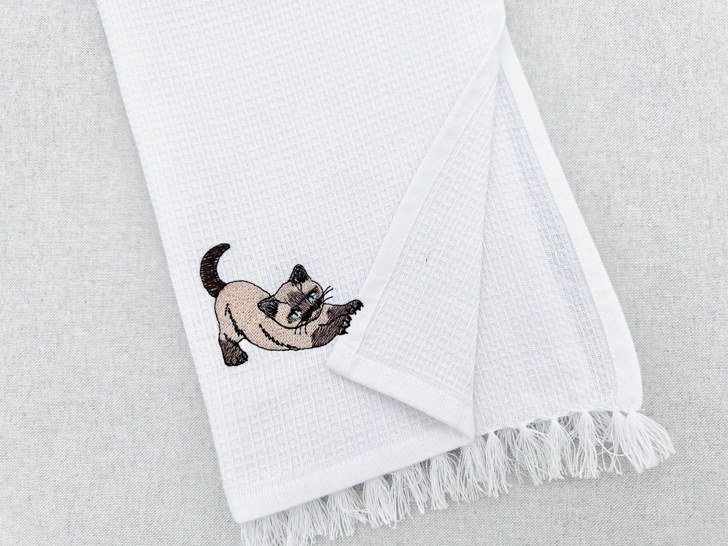 Lovely Scratching Siamese Cat Kitty Mama kitchen dish towel pet animal kids machine embroidery designs ITH