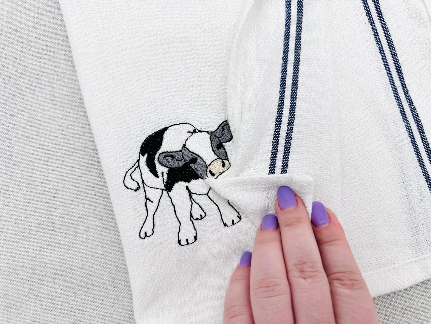 Cute Playing Little Bull Heifer Calf baby cow kitchen dish towel Farm animal kids machine embroidery designs ITH