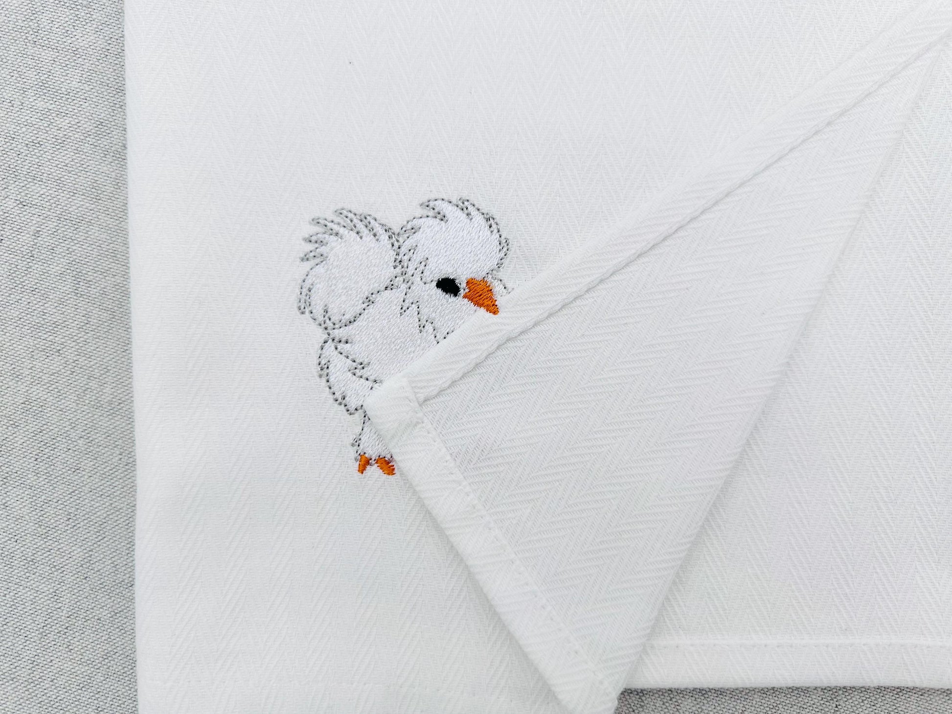 Playing Silkie Chicken Animal Thief kitchen dish towel Farm bird Chicken Mama machine embroidery designs ITH