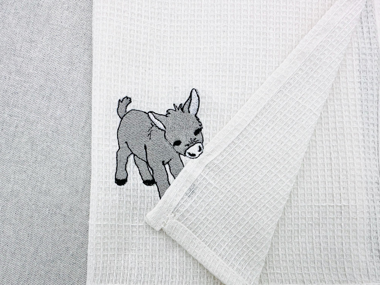 Playing Little Baby Donkey Foal kitchen dish towel Farm animal kids machine embroidery designs ITH