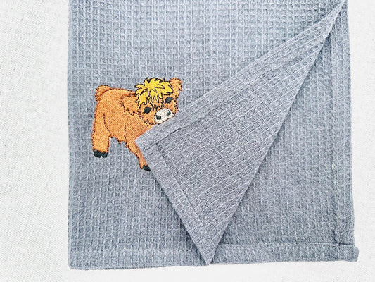 Cute Playing Little Highland Bull Calf baby Cow kitchen dish towel Farm animal machine embroidery designs ITH