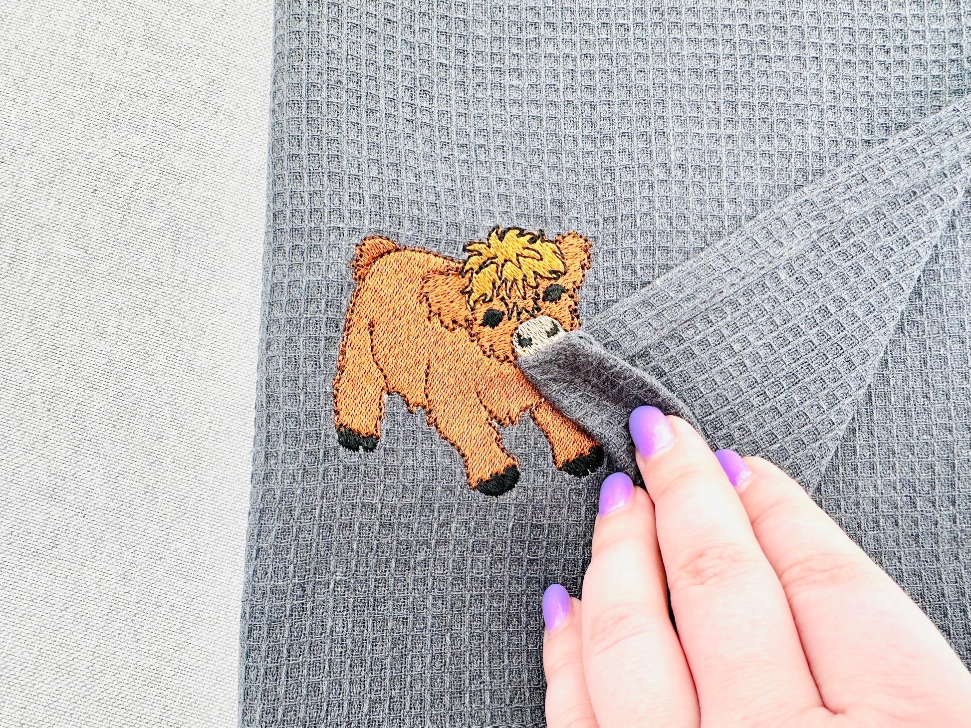 Cute Playing Little Highland Bull Calf baby Cow kitchen dish towel Farm animal machine embroidery designs ITH