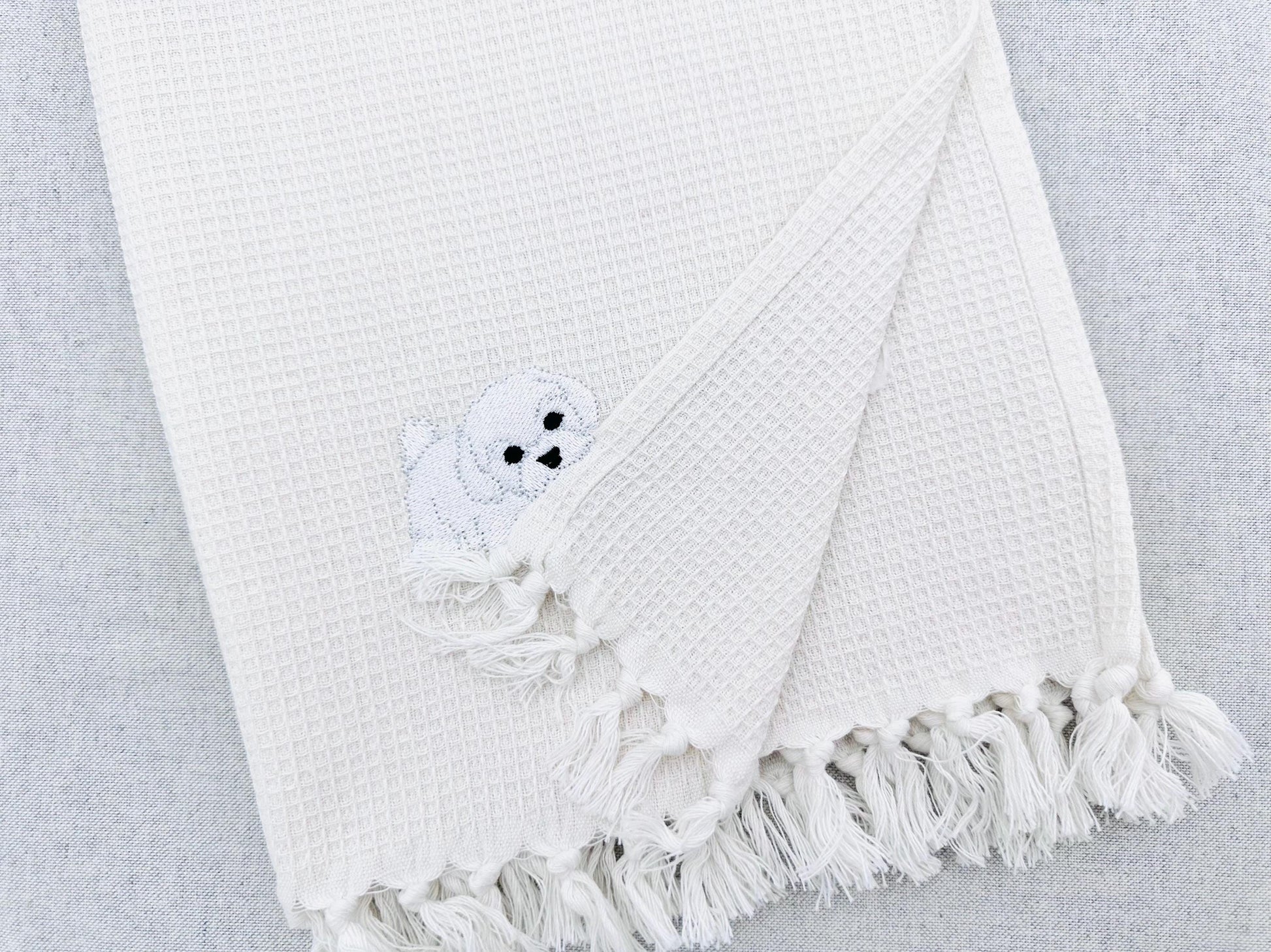 Lovely playing Bichon Frise Puppy Dog Mama kitchen dish towel pet animal kids machine embroidery designs ITH