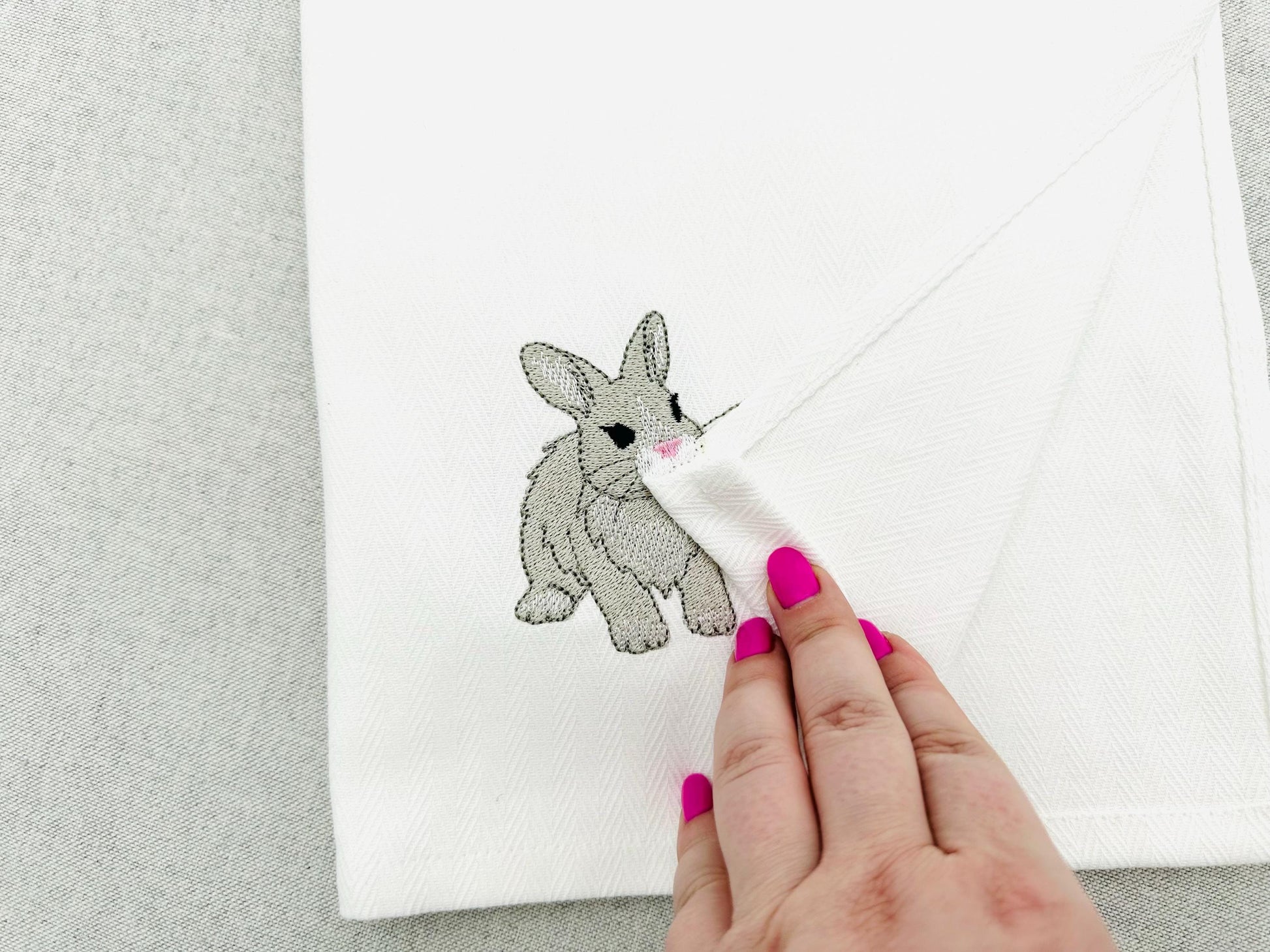 Playing Baby Bunny Rabbit kitchen dish towel animal Thief kids machine embroidery designs ITH