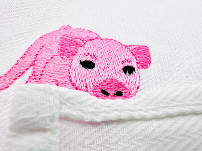 Playing Little Baby Pig Piglet Piggie kitchen dish towel Farm animal kids machine embroidery designs ITH